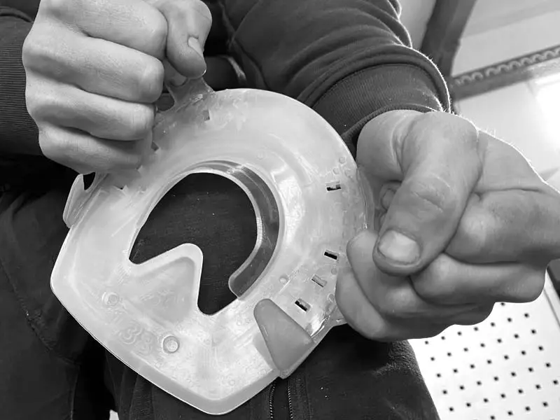 🛠️ Are You Prepping Your Horse’s Hooves Wrong? Farrier Tips for Glue-On Success